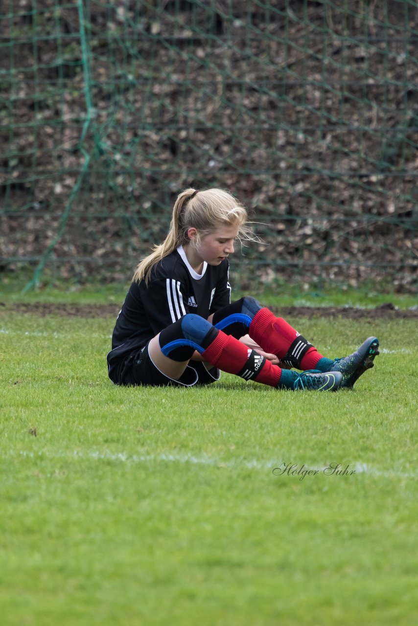 Bild 170 - wBJ SV Henstedt Ulzburg - TSV Schnberg : Ergebnis: 5:2